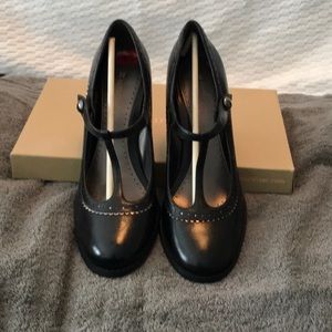 Black naturalizer heels